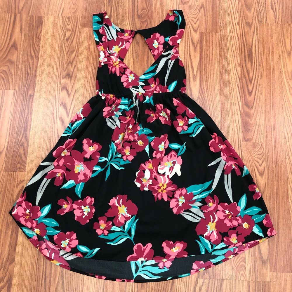 Flirty floral ROXY dress